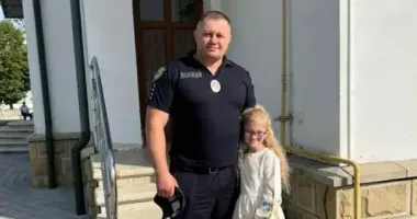 На Франківщині поліцейський врятував дитину, яка подавилася цукеркою в храмі