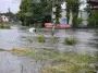 Тонули и переворачивались машины: Львов ушел под воду из-за сильного ливня (видео)