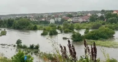 У Львові триває підтоплення: вода сягає до трьох метрів