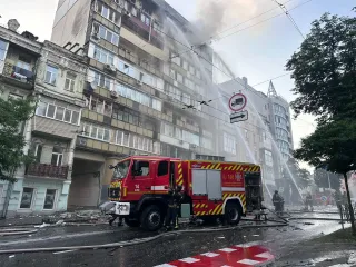 Посекло обломками: в Киеве возросло количество раненых после удара РФ