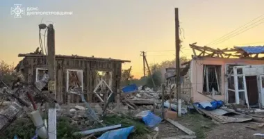 На Дніпропетровщині російський КАБ знищив оселю рятувальника, який відпочивав вдома