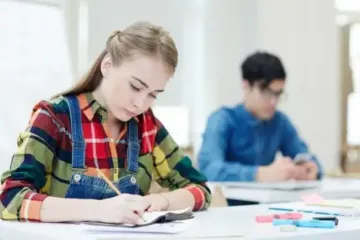 Дев'ятикласники теж проходитимуть тести: в Україні змінять правили атестації учнів