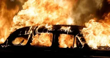 Росіяни атакували Львів: палали дахи будинків та автівки