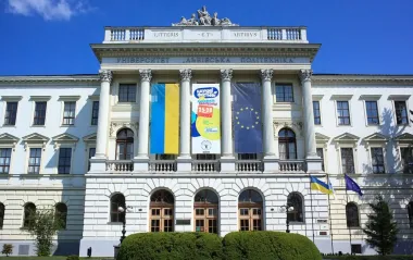 Россияне повредили корпуса "Львовской политехники" (фото)