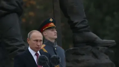 Ни армии, ни флота: Почему Путин мечтает быть похожим на императора Александра ІІІ, но неудачно его копирует