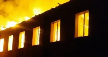 Окупанти атакували Дніпропетровщину: знищений ліцей, є постраждалий
