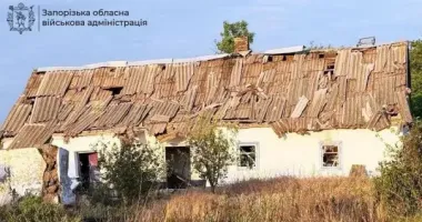 Армія РФ вдарила по Запорізькій області з авіації та артилерії: постраждала жінка