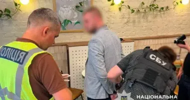 Задержан 21-летний злоумышленник, который за $5900 обновлял данные в военкомате без участия клиентов