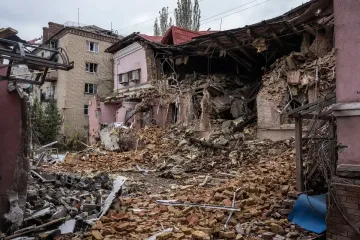 Для восстановления Мариуполя: оккупанты разбирают Бахмут на кирпичи и вывозят фурами