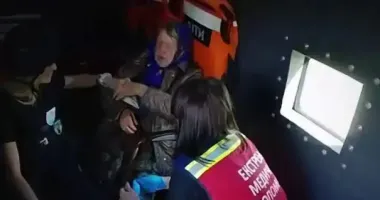 На Сумщині "Білі янголи" допомогли жінці, що залишилась одна в селі під обстрілами