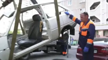 Автомобілі почнуть забирати просто з вулиць: влада прийняла рішення