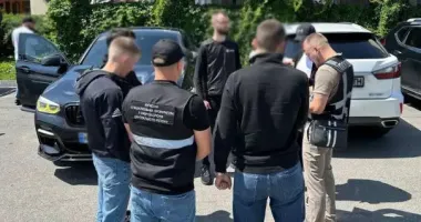 "Снять с розыска" за $20 тысяч: в Киеве разоблачили мошенника, торговавшего связями в ТЦК