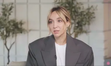 Мандзюк пожаловалась, что после защиты украинского языка ее заработки обвалились