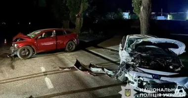 Жорстка ДТП на Київщині: дві автівки розтрощені вщент, серед постраждалих діти