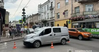 У центрі Тернополя водій авто збив велосипедиста