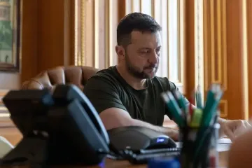 Официально два паспорта: Зеленский легализовал множественное гражданство