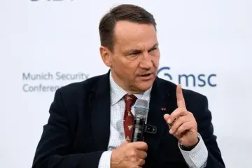 Росія повинна платити за зброю для України, а не європейці — Сікорський