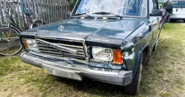 На Рівненщині мотоцикл врізався в припарковане авто: двоє 19-річних юнаків — у реанімації
