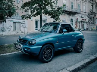 Первое внедорожное купе: в Украине заметили редкий и необычный Suzuki 90-х (фото)