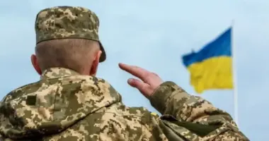Українці 60+ тепер можуть служити у ЗСУ за контрактом: ухвалено закон