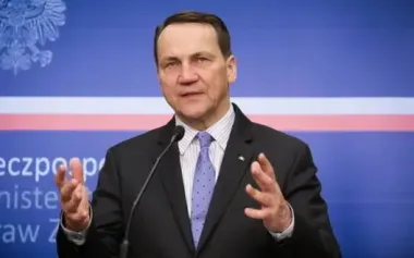 Sikorski hopeful for adoption of 18th sanctions package against Russia: Negotiations underway in Brussels