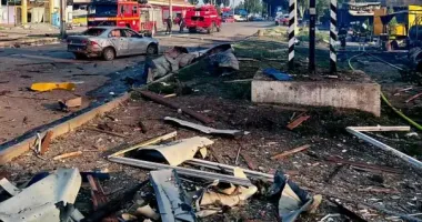 Удар по Добропіллю: є загиблий, десятки поранені, під завалами можуть бути люди