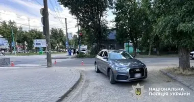 На Хмельниччині легковик збив на переході 13-річного підлітка