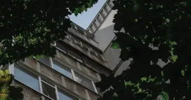 У Черкасах 6-річний хлопчик випав із вікна: дитину госпіталізували