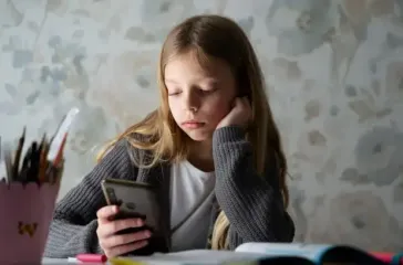 Школьникам готовят важные изменения: всех вернут за парты – приказ готовы отменить