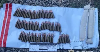 У жителя Тернопольщины нашли тротил и почти 100 патронов к автомату Калашникова