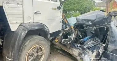 В Одеській області КамАЗ переїхав легковий автомобіль