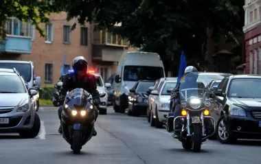 Ці правила не можна ігнорувати: поліція нагадала мотоциклістам, як уникнути трагедії