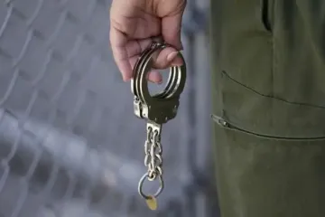 Вимагав гроші: на Київщині син стільцем забив на смерть матір