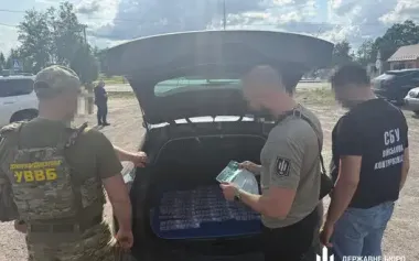 Attempted to set up "business" selling fake documents for travel abroad: Military serviceman was detained in Volyn - State Bureau of Investigation. PHOTOS