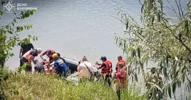 Втратив багато крові: під Чернівцями виявили чоловіка з порізаними руками
