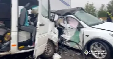 Жахлива аварія в Івано-Франківській громаді: загинув водій Tesla - двоє постраждалих госпіталізовані