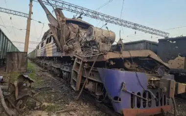 Russia fired on locomotive carrying civilian cargo on Prydniprovska railway for second time in 24 hours. PHOTO