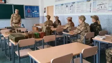 Школярів навчать керувати дронами: готуватимуть всіх