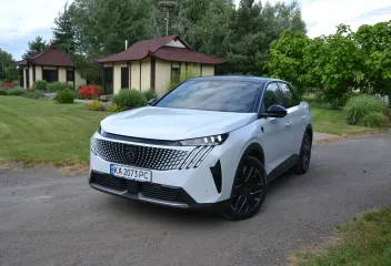 Смена образа: тест-драйв нового кроссовера Peugeot 3008