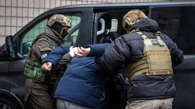 В Великобритании разоблачили российских шпионов, которые ответственны за удар по театру в Мариуополе