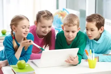 "Оцінки шкодять психіці": в Україні закликають змінити підхід до навчання школярів