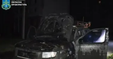 Автівка згоріла вщент: у Харкові затримали чоловіка, який підпалив машину військового