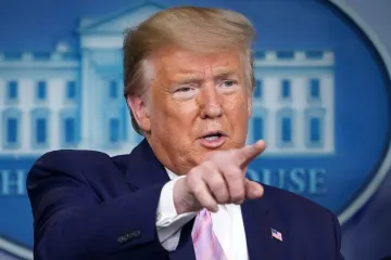 "Исторический" и "великий": Трамп подал судебный иск против СМИ после скандальной публикации о записке Эпштейну
