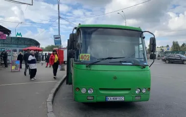 Дешеві автобуси з Києва? Експерт пояснив, чи можуть з'єднати столицю з Бучею та Броварами