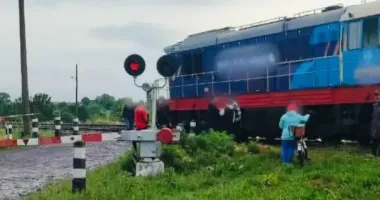 На Прикарпатті 12-річна дівчинка потрапила під поїзд