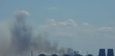 Поблизу Запорізької АЕС зафіксували стовп диму: що відомо (фото, відео)