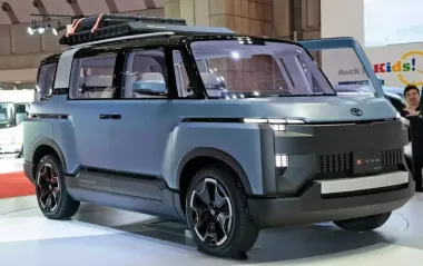 Toyota разрабатывает необычный полноприводный минивэн: как он может выглядеть