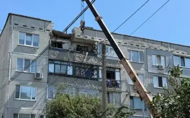 Massive Russian attack on Pavlohrad: nine high-rise buildings and educational institution damaged. PHOTOS