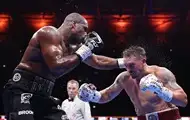 Усик во втором бою нокаутировал Дюбуа: видео