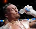 Oleksandr Usyk wraps Ukraine’s flag around himself and his fists around Daniel Dubois | Barney Ronay